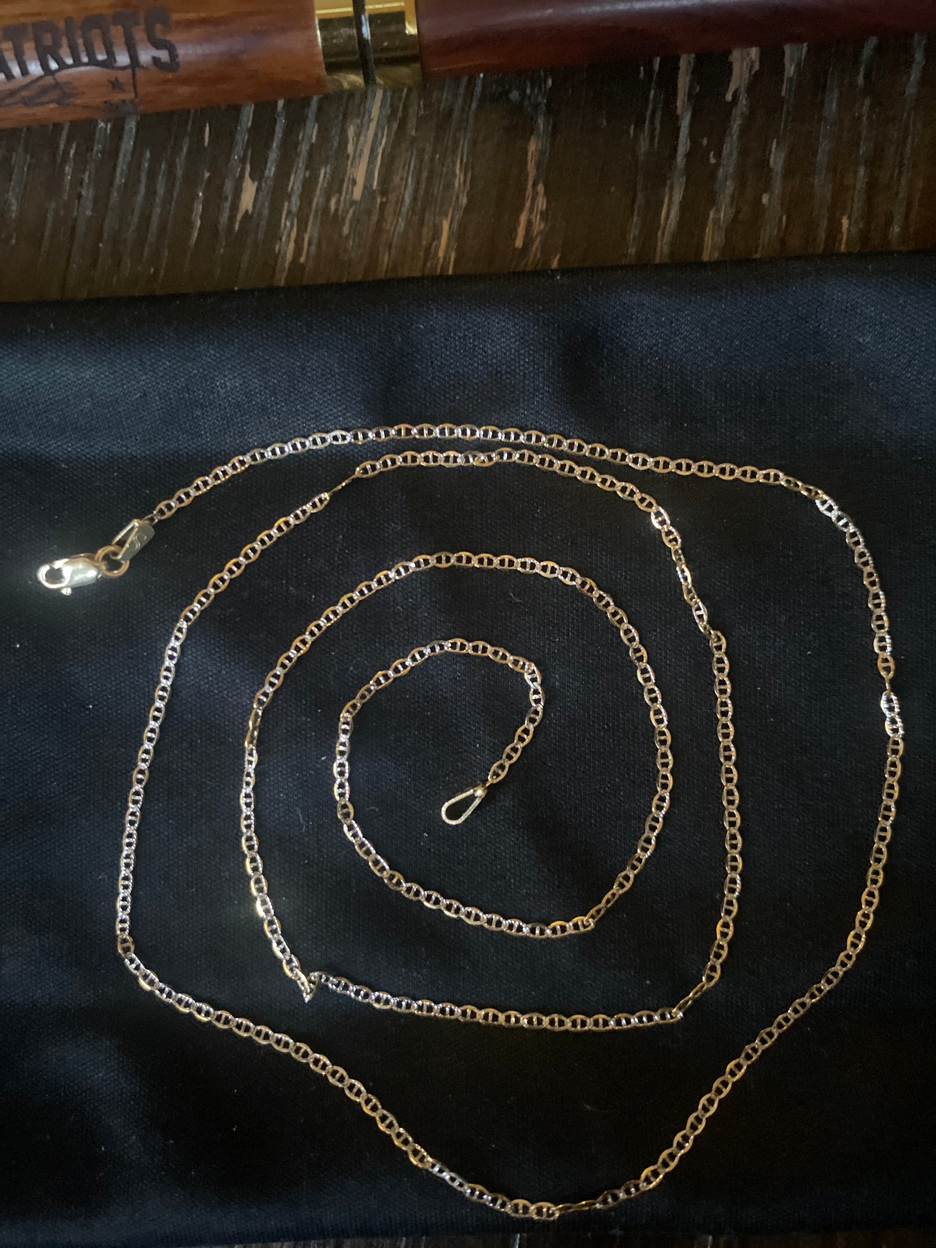 22” 2mm 10k two tone Flat Gucci link